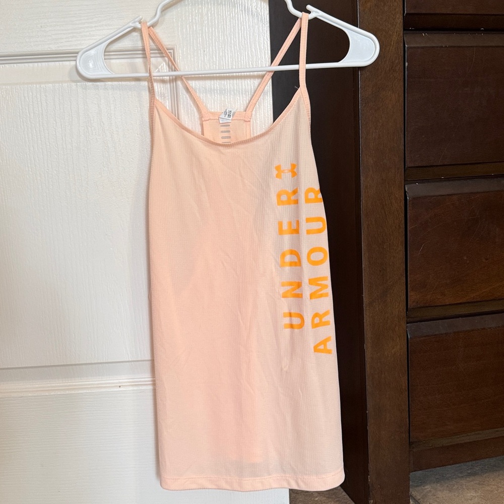 Workout top - Picture 2 of 4